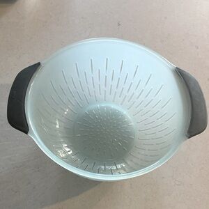 OXO Good Grips 5 Quart Colander in Sea Glass